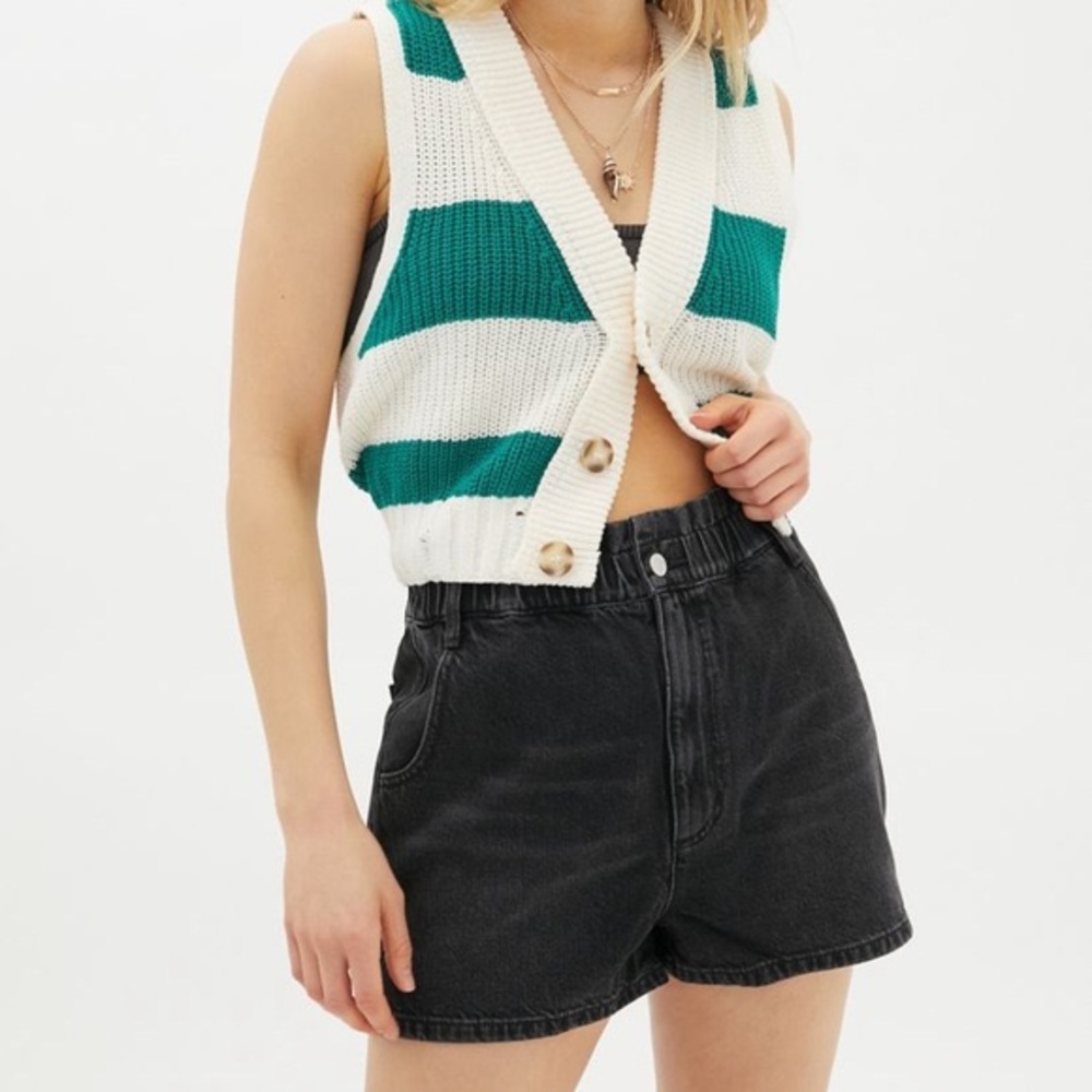 women’s BDG pull on mom shorts